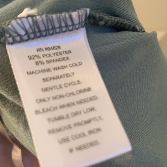 Beautiful DEREK HEART Romper - Picture 15 of 15